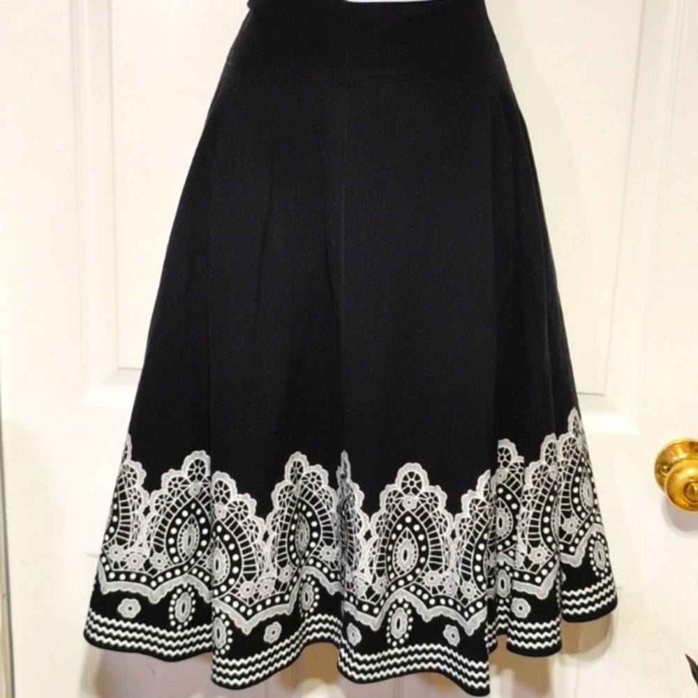 H & M A line skirt